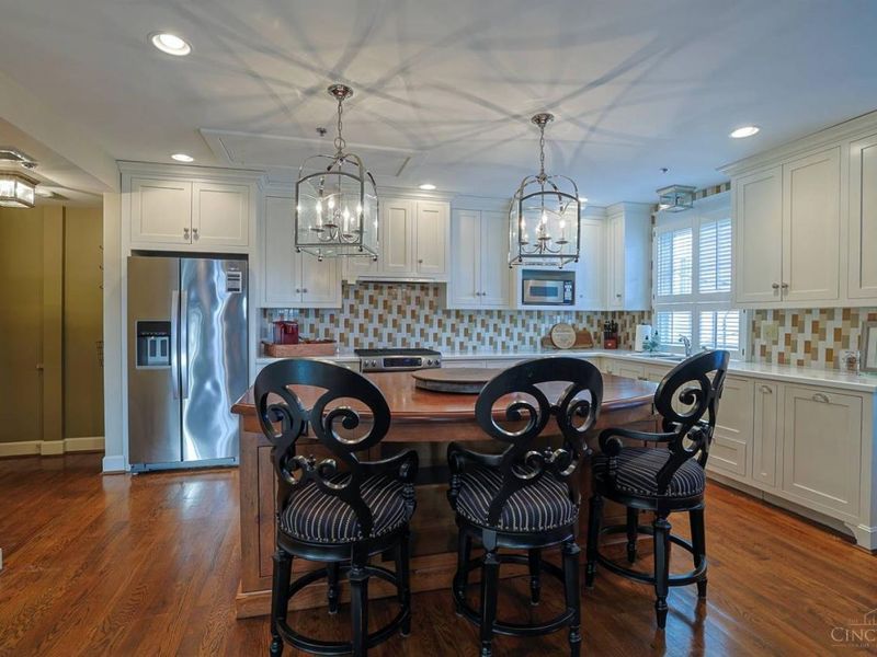 3 Village Square, Glendale, OH 45246 Photo 11