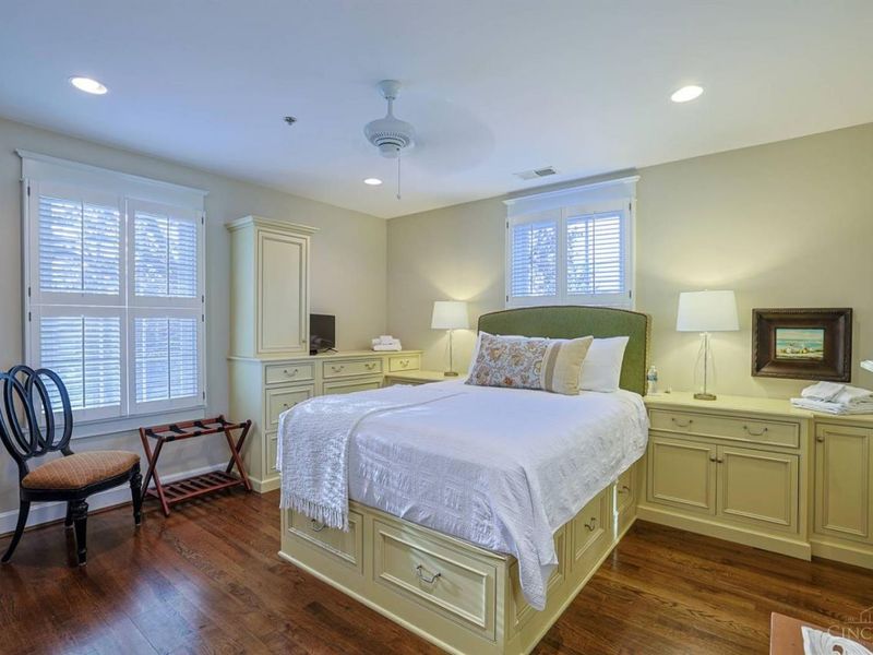 3 Village Square, Glendale, OH 45246 Photo 14