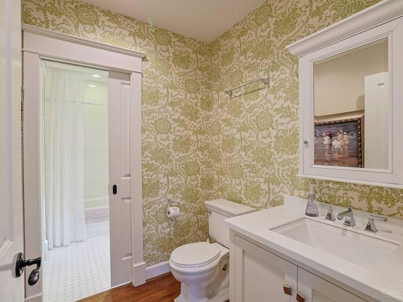 3 Village Square, Glendale, OH 45246 Photo 16