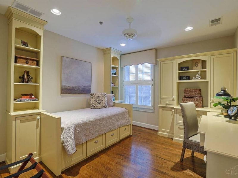 3 Village Square, Glendale, OH 45246 Photo 18