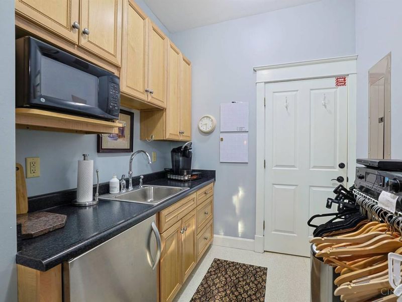 3 Village Square, Glendale, OH 45246 Photo 22