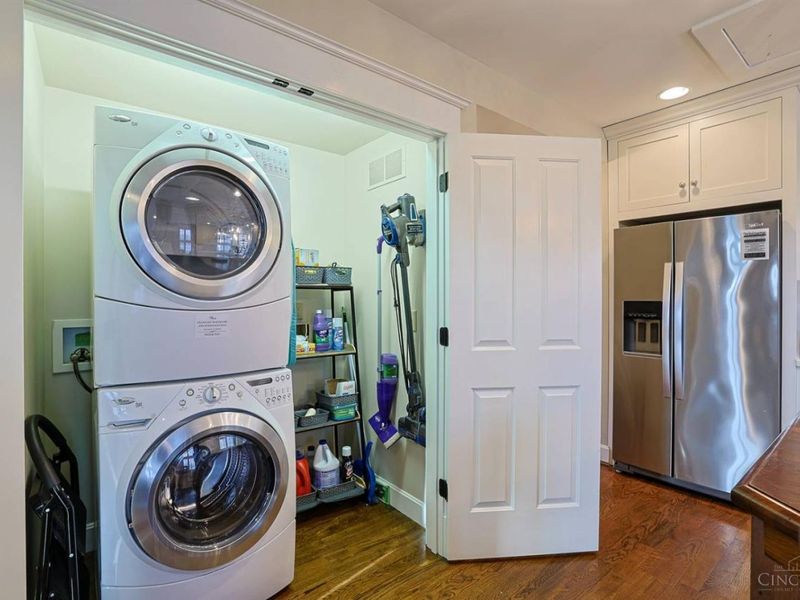 3 Village Square, Glendale, OH 45246 Photo 26