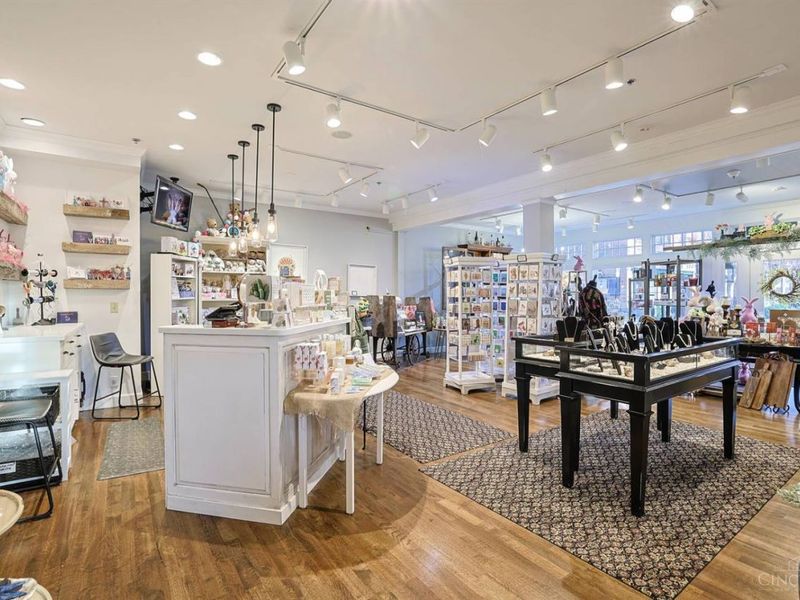 3 Village Square, Glendale, OH 45246 Photo 39