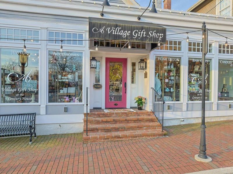 3 Village Square, Glendale, OH 45246 Photo 4