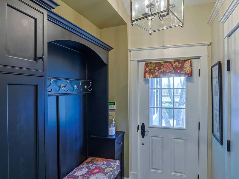 3 Village Square, Glendale, OH 45246 Photo 6