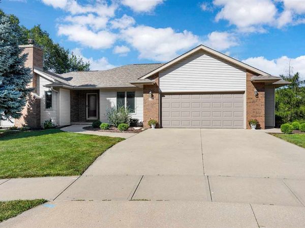 74 Galway Circle, Iowa City, IA 52246