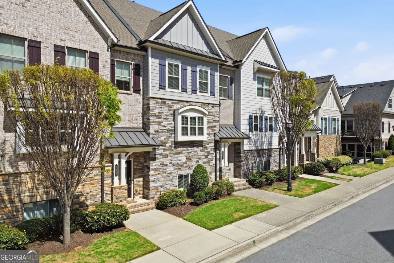 557 Henry Drive, Marietta, GA 30064 Main Photo