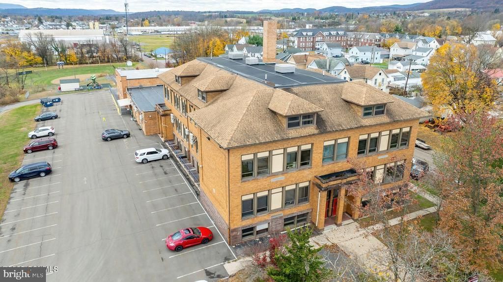 1401 N MARKET STREET, BERWICK, PA 18603