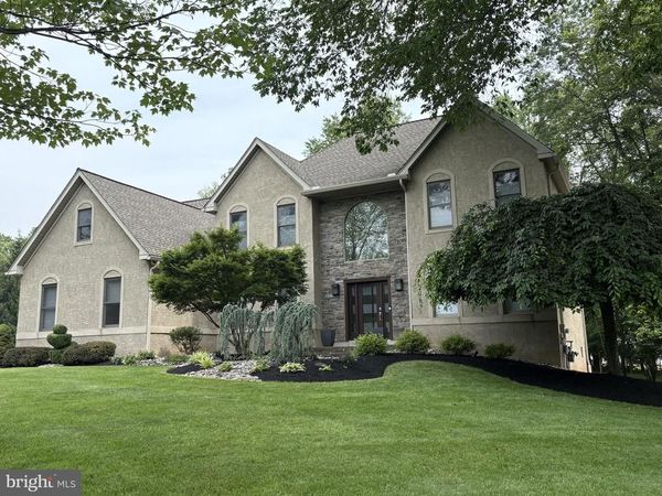 880 WOODED POND , AMBLER, PA 19002