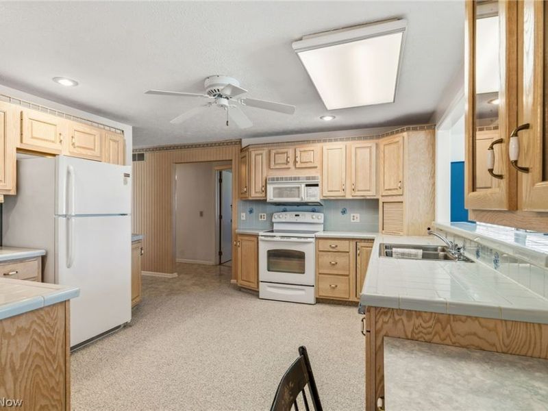 1520 Greenbriar Drive, Ashland, OH 44805 Photo 11