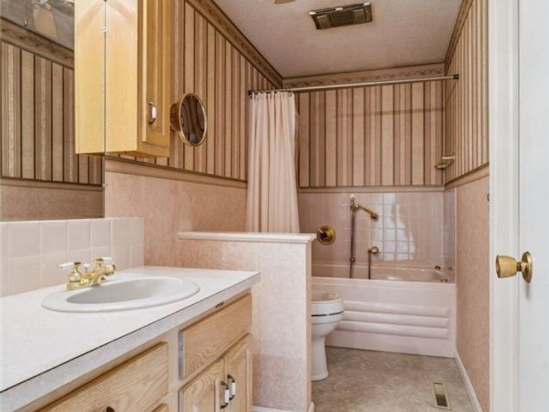 1520 Greenbriar Drive, Ashland, OH 44805 Photo 22