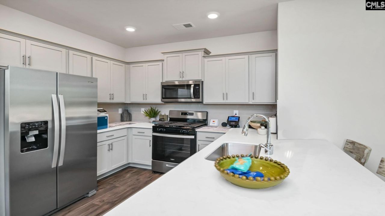 464 Wisteria Walk Way Photo 10