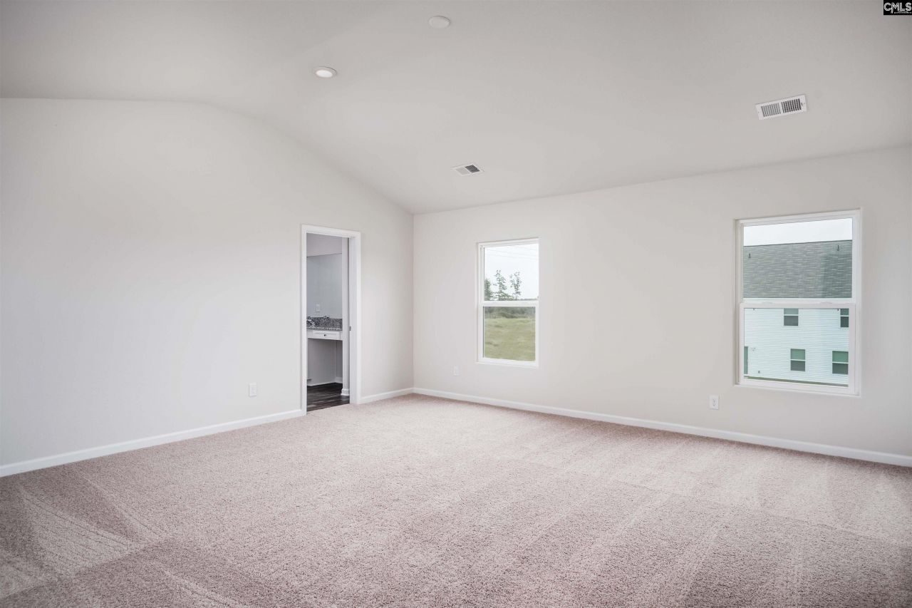 111 Sundew Road  Photo 5