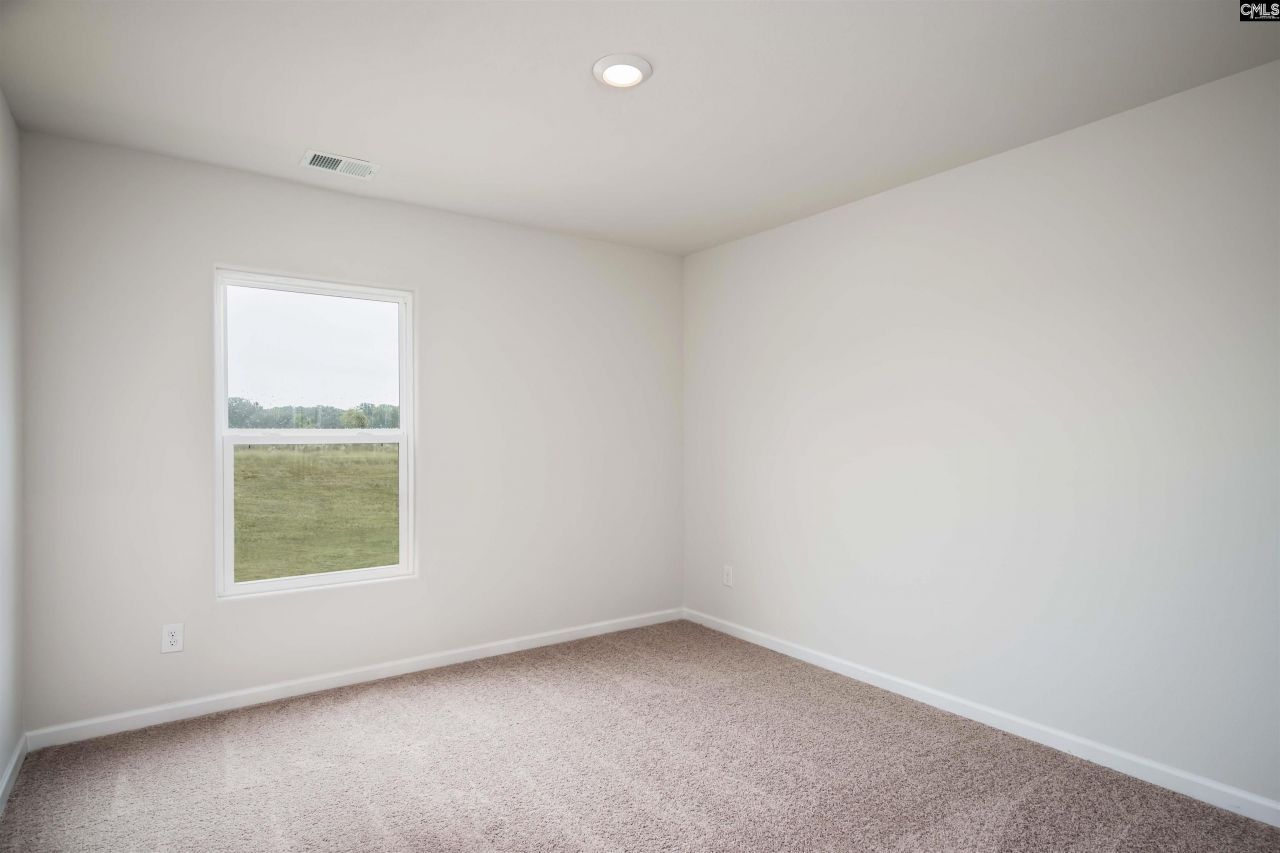 111 Sundew Road  Photo 7