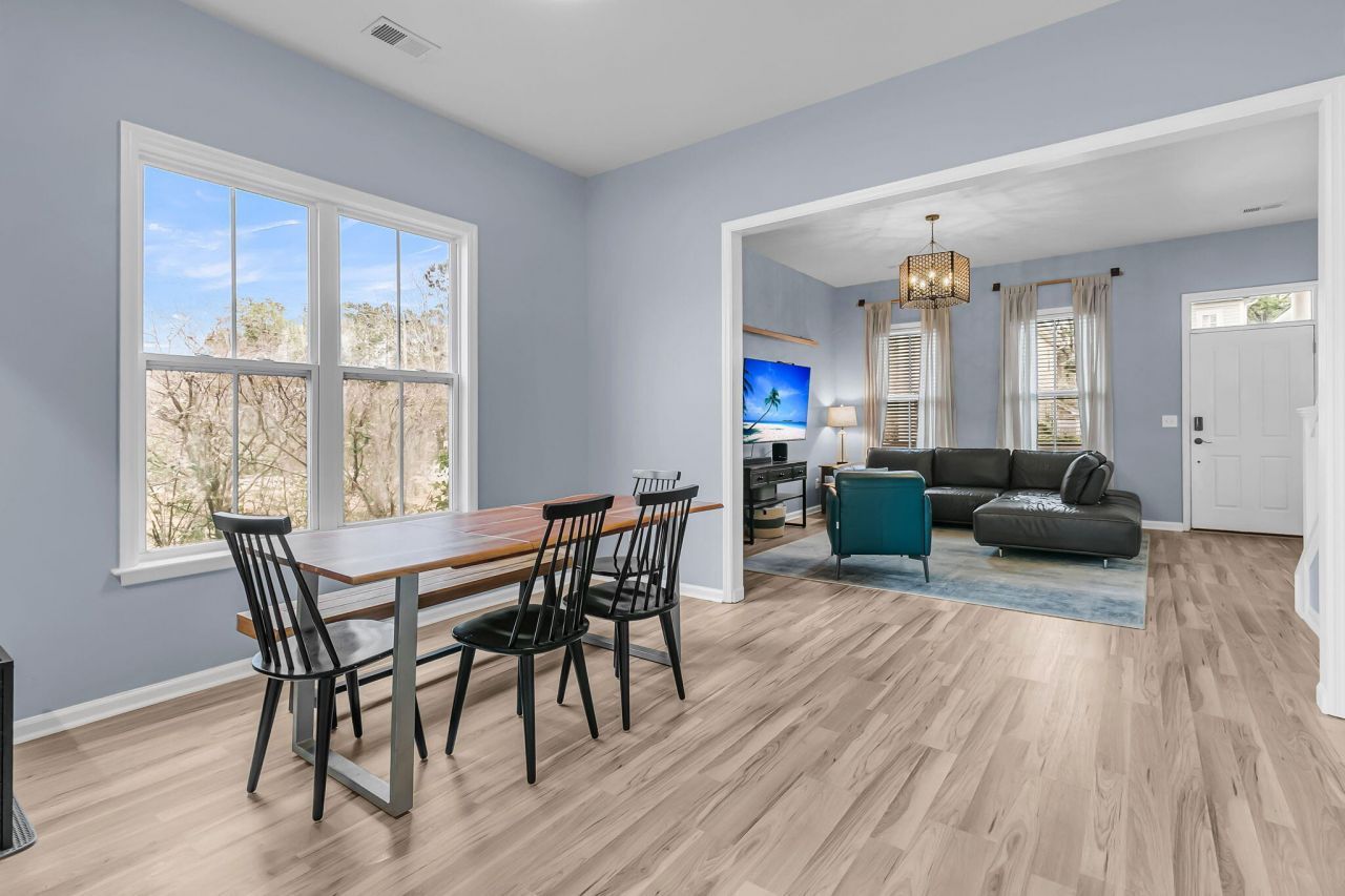 100 Hyacinth Street Photo 10