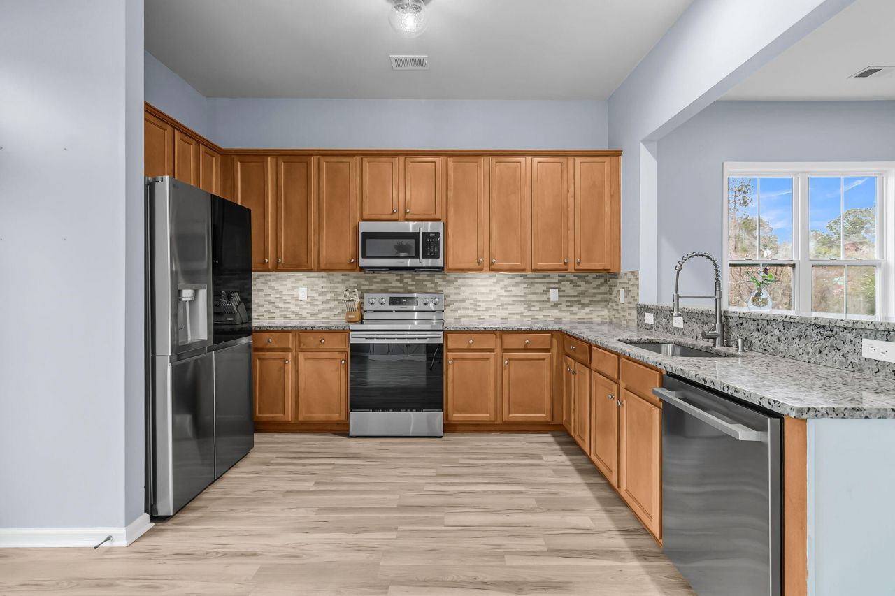 100 Hyacinth Street Photo 11