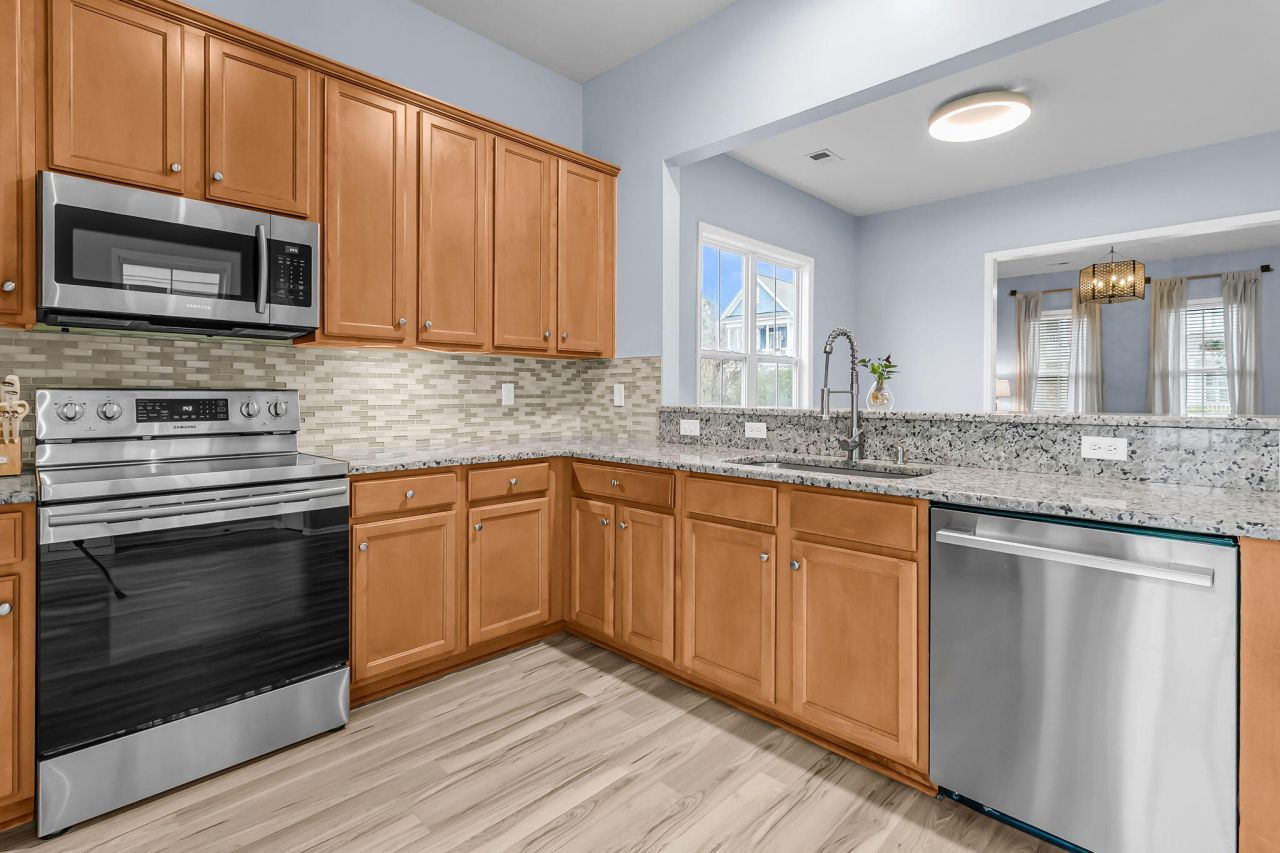 100 Hyacinth Street Photo 13