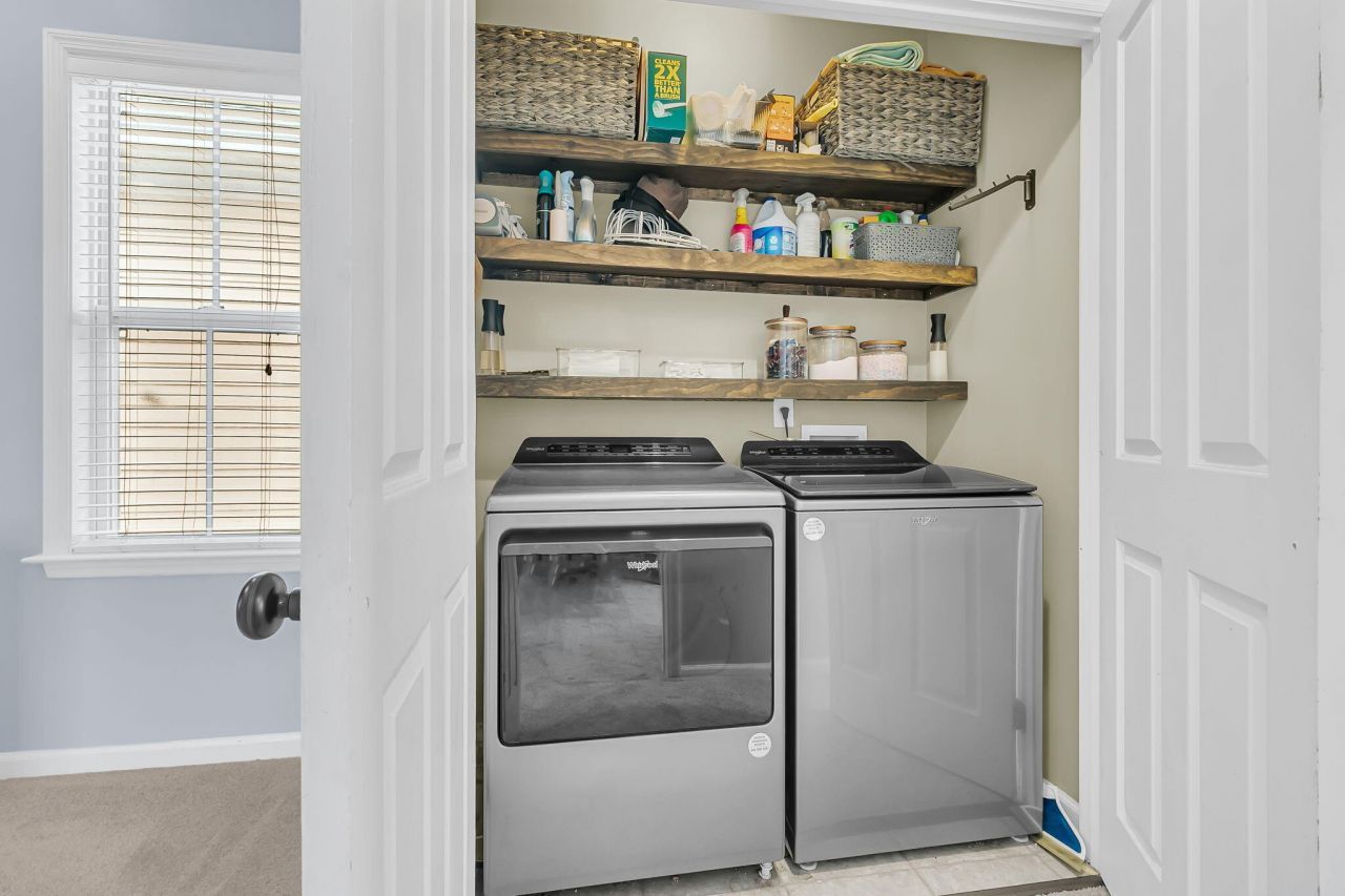 100 Hyacinth Street Photo 18