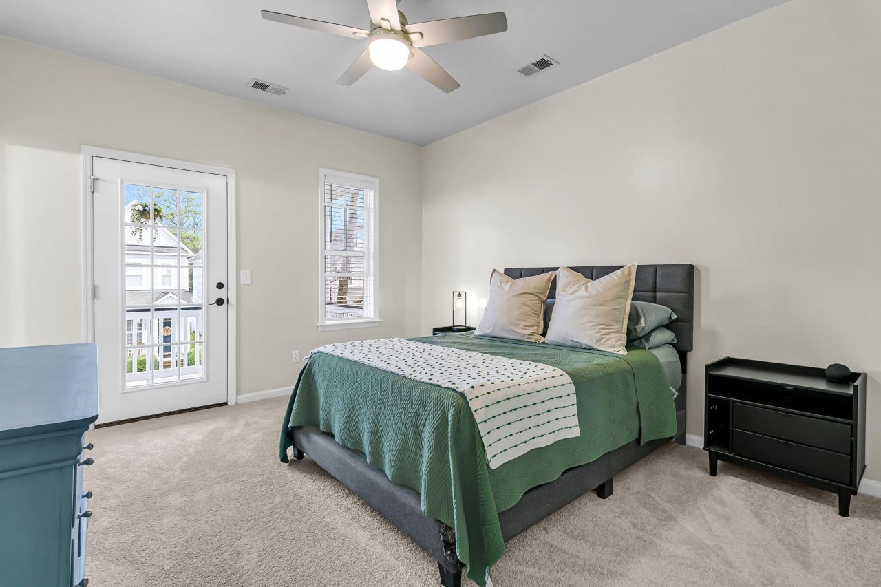 100 Hyacinth Street Photo 19