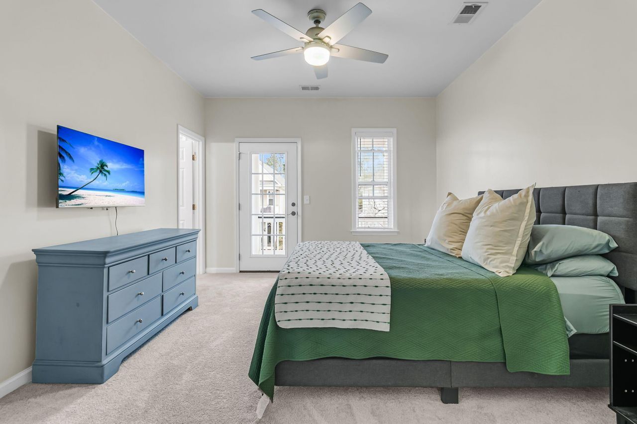 100 Hyacinth Street Photo 20