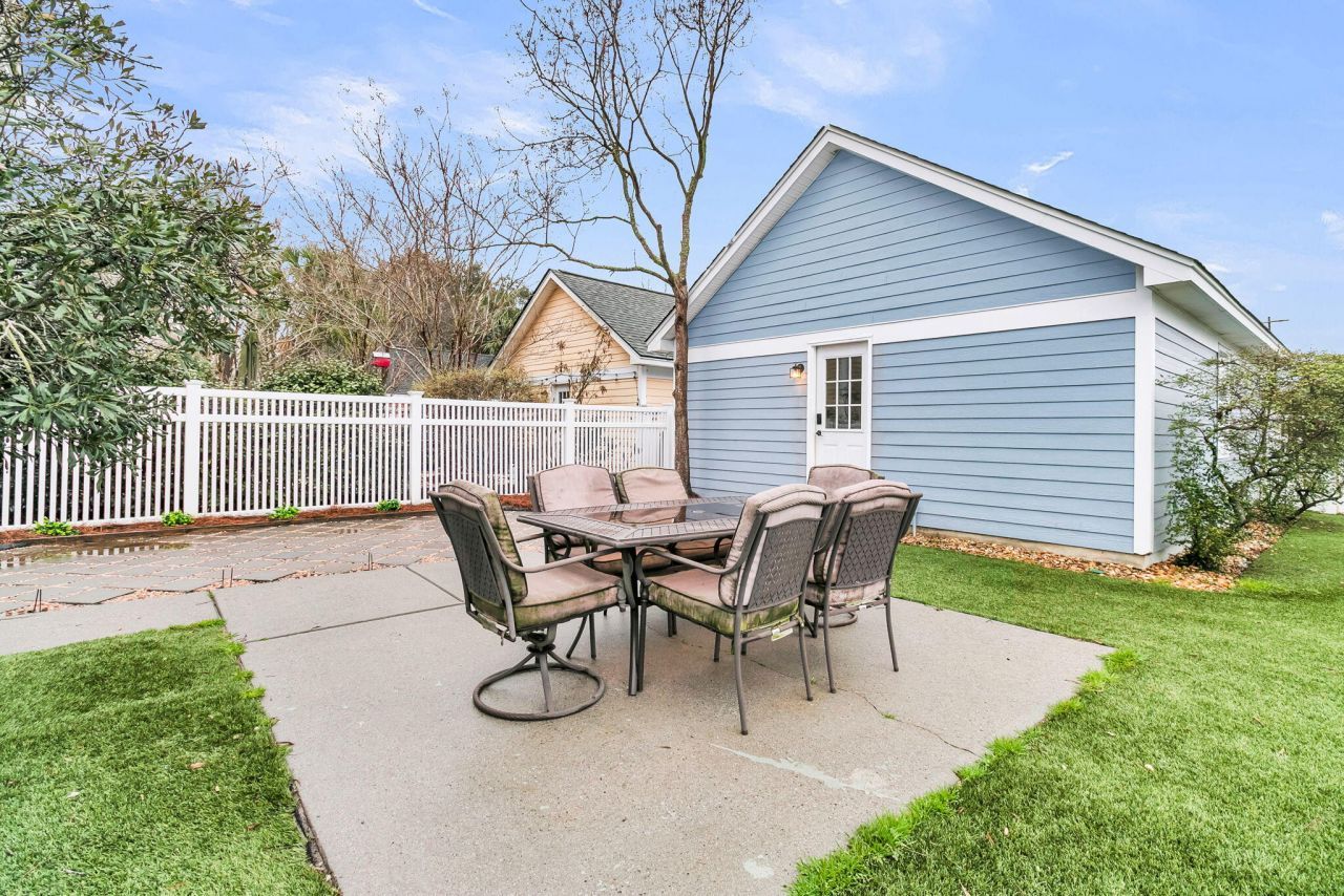 100 Hyacinth Street Photo 30