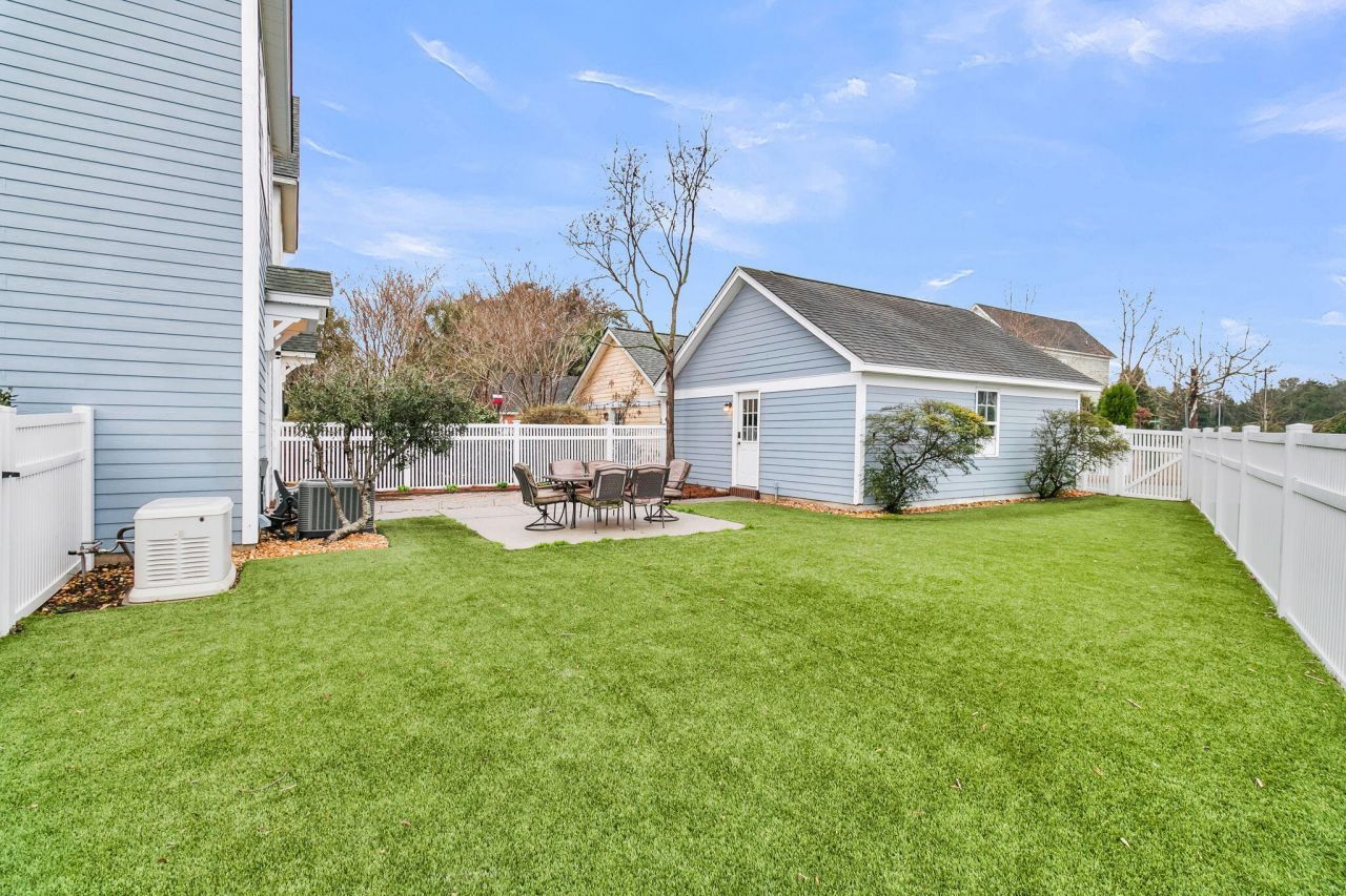 100 Hyacinth Street Photo 34