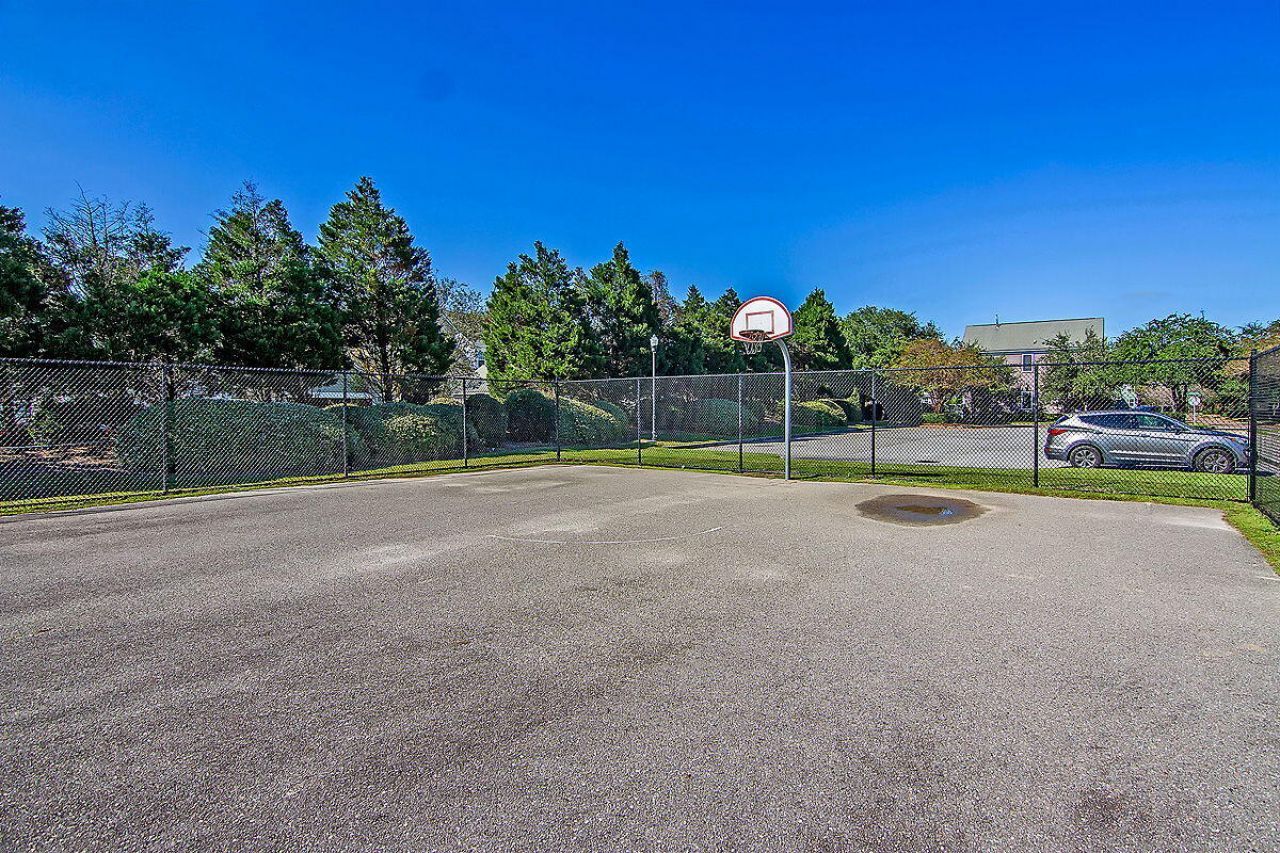 100 Hyacinth Street Photo 41