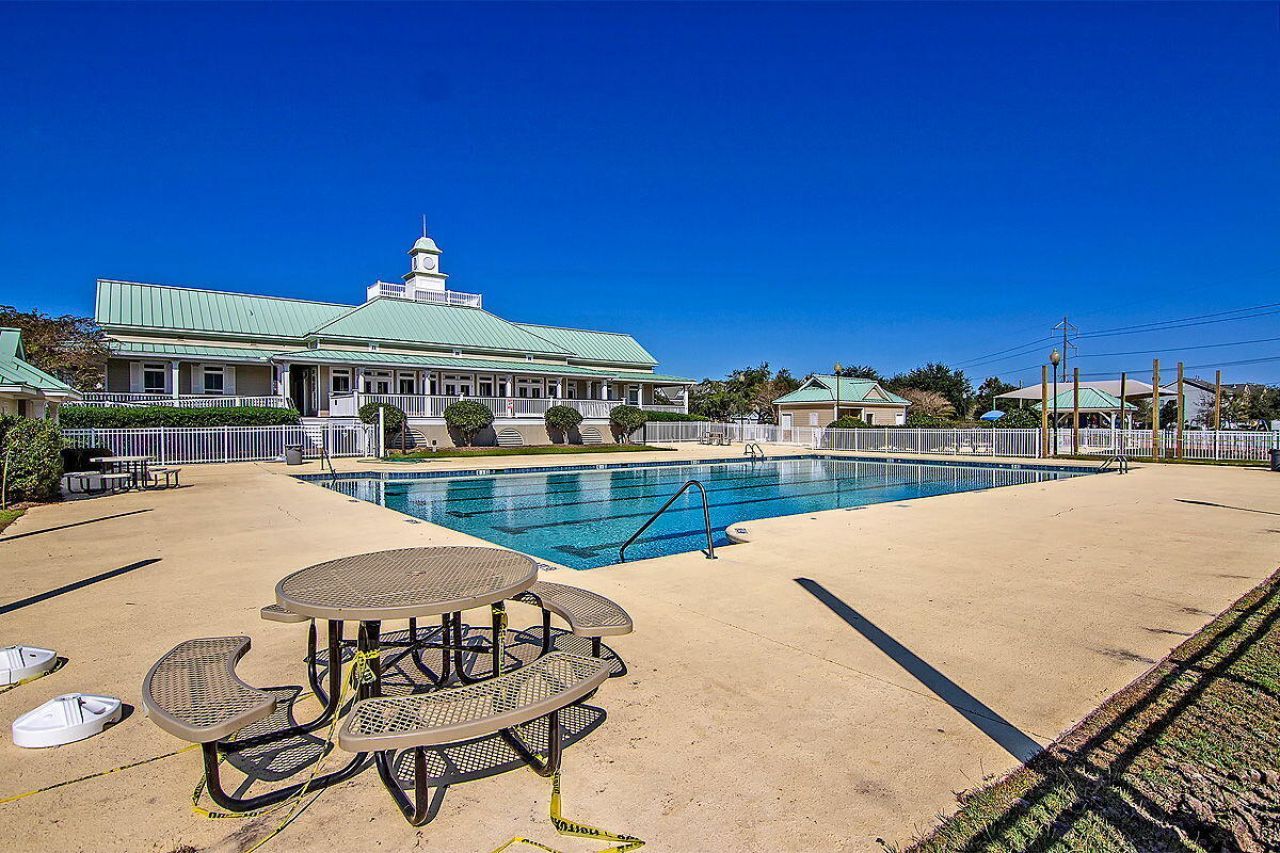 100 Hyacinth Street Photo 42