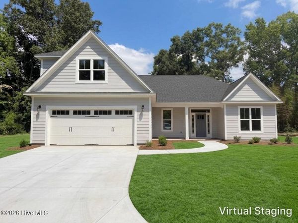122 Live Oak Circle, Lake Waccamaw, NC 28450