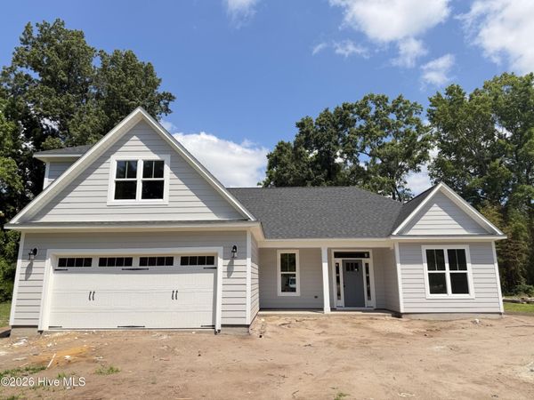 122 Live Oak Circle, Lake Waccamaw, NC 28450