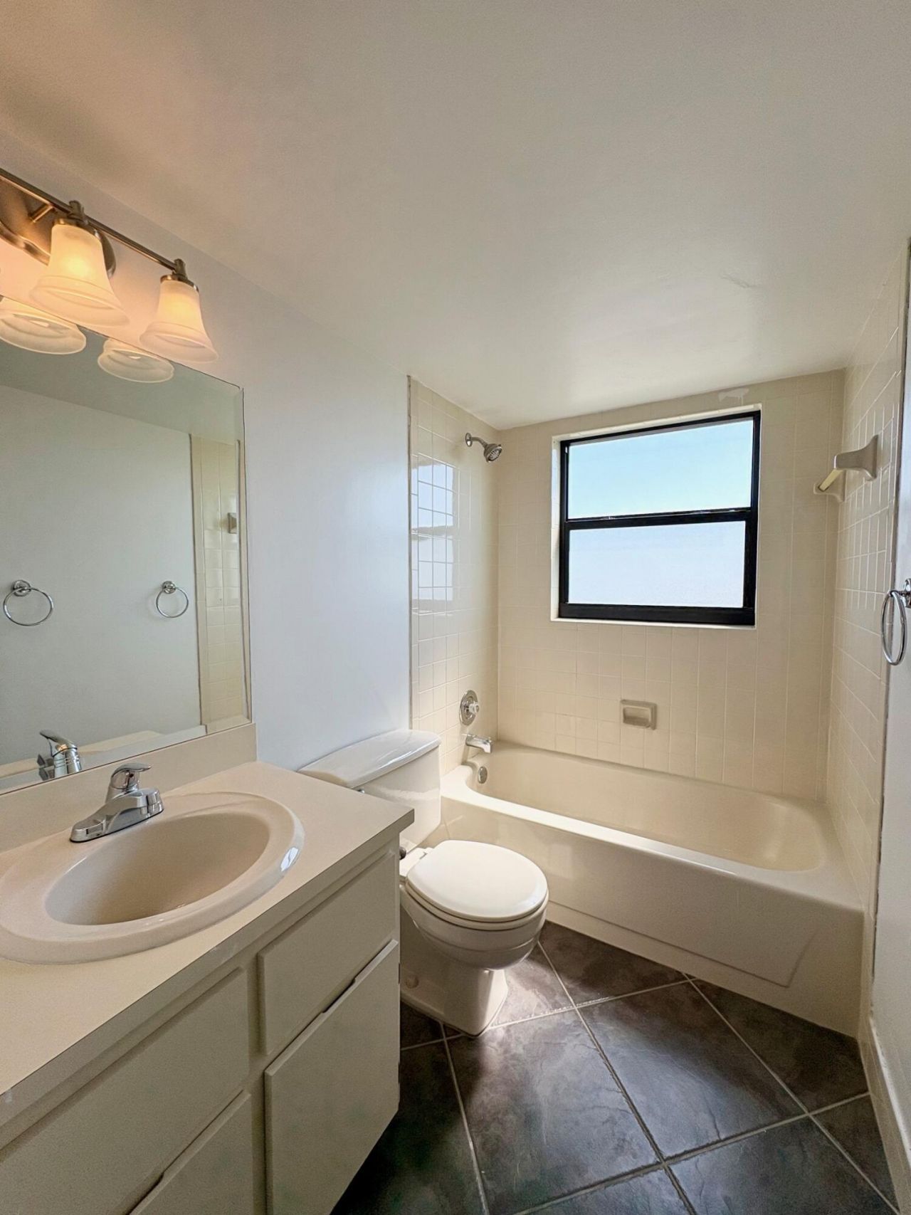 2205 S Cypress Bend Drive, Unit 908, Pompano Beach, FL 33069 Photo