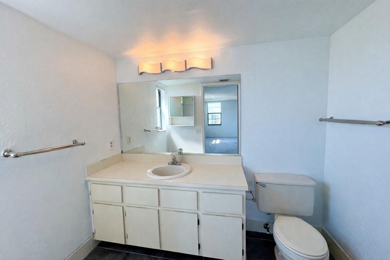 2205 S Cypress Bend Drive, Unit 908, Pompano Beach, FL 33069 Photo