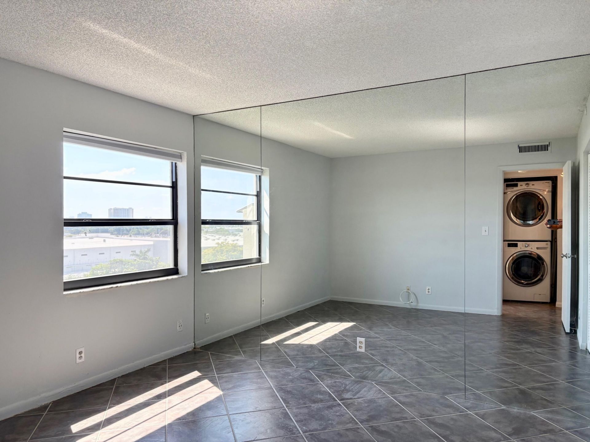 2205 S Cypress Bend Drive, Unit 908, Pompano Beach, FL 33069 Photo