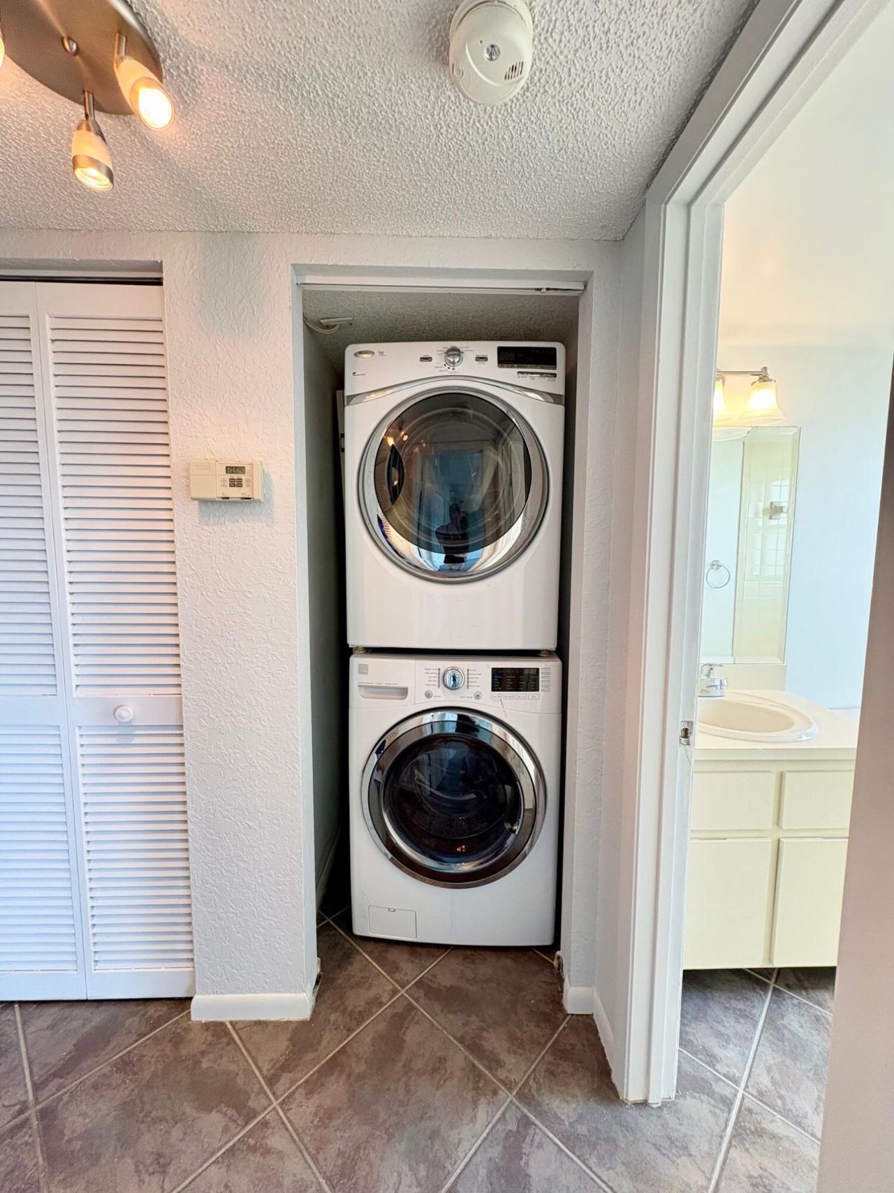 2205 S Cypress Bend Drive, Unit 908, Pompano Beach, FL 33069 Photo