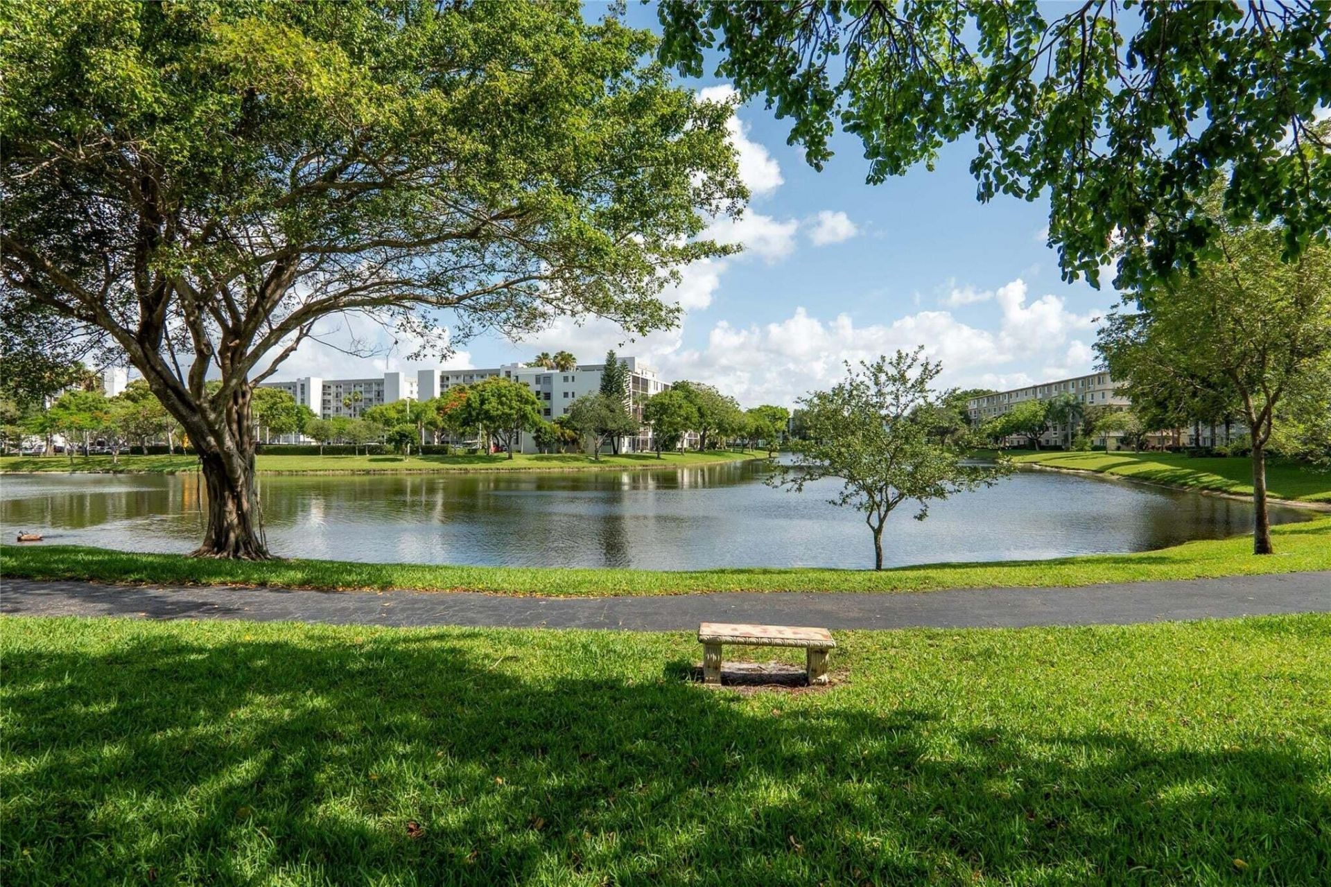 2205 S Cypress Bend Drive, Unit 908, Pompano Beach, FL 33069 Photo