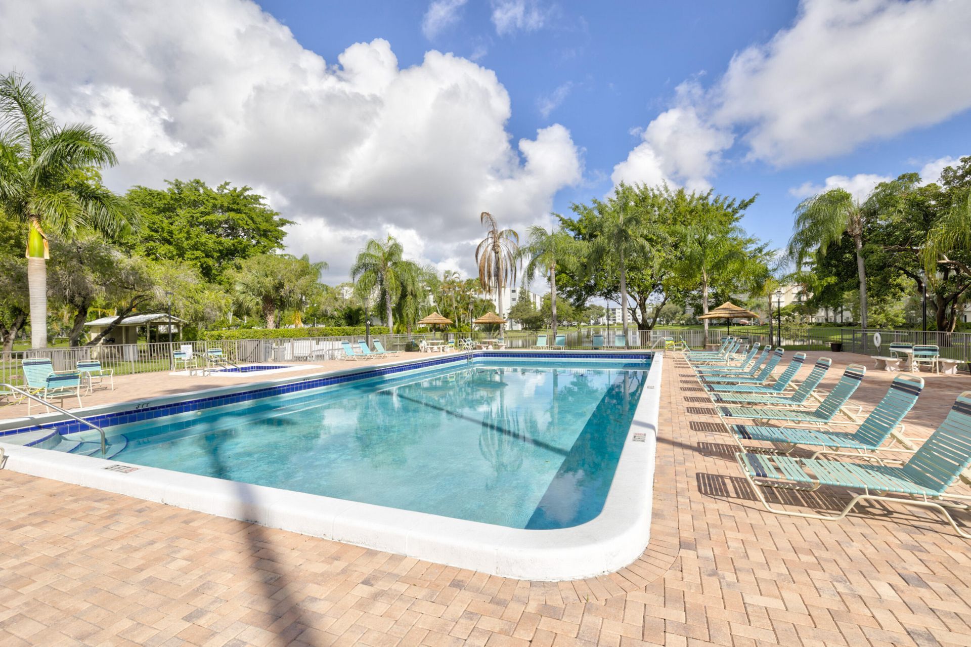 2205 S Cypress Bend Drive, Unit 908, Pompano Beach, FL 33069 Photo