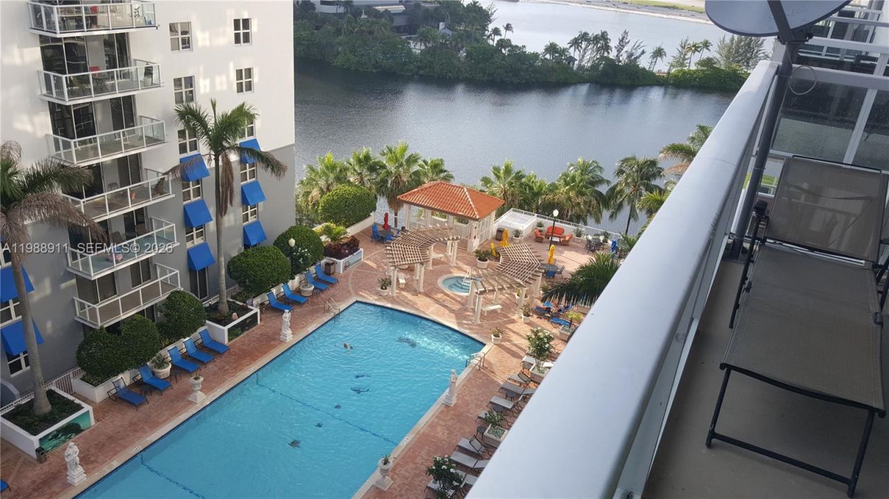 5085 NW 7th St, Unit 1011, Miami, FL 33126 Photo