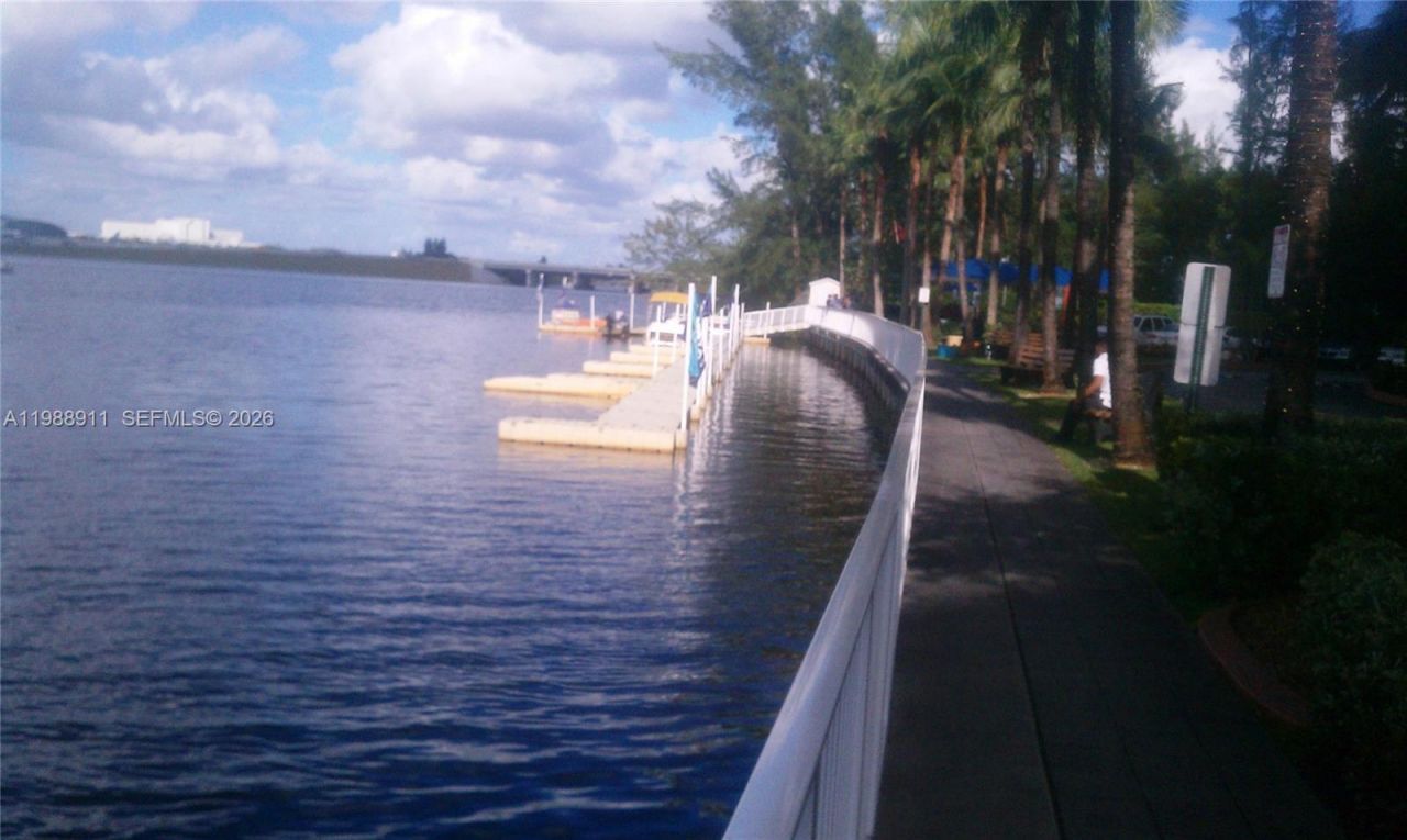 5085 NW 7th St, Unit 1011, Miami, FL 33126 Photo