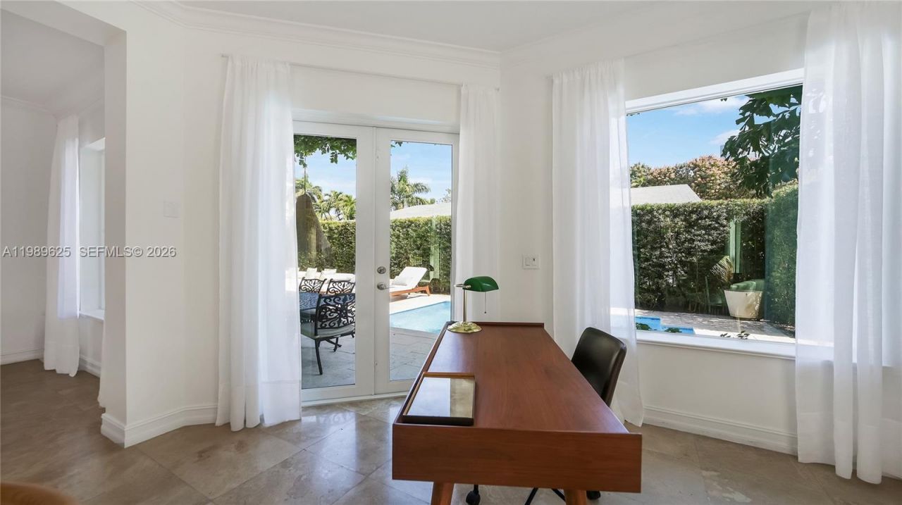 1898 S Miami Ave, Miami, FL 33129 Photo