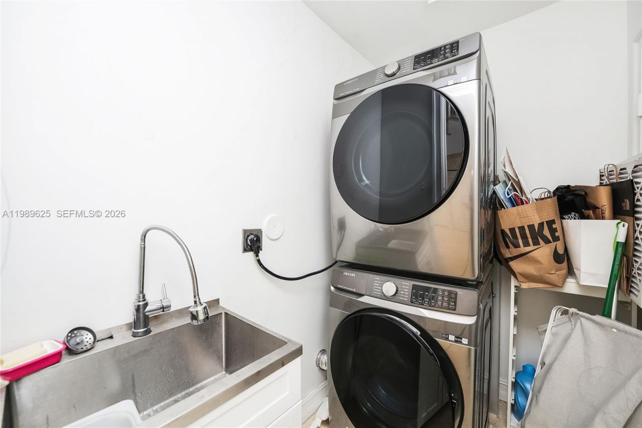 1898 S Miami Ave, Miami, FL 33129 Photo