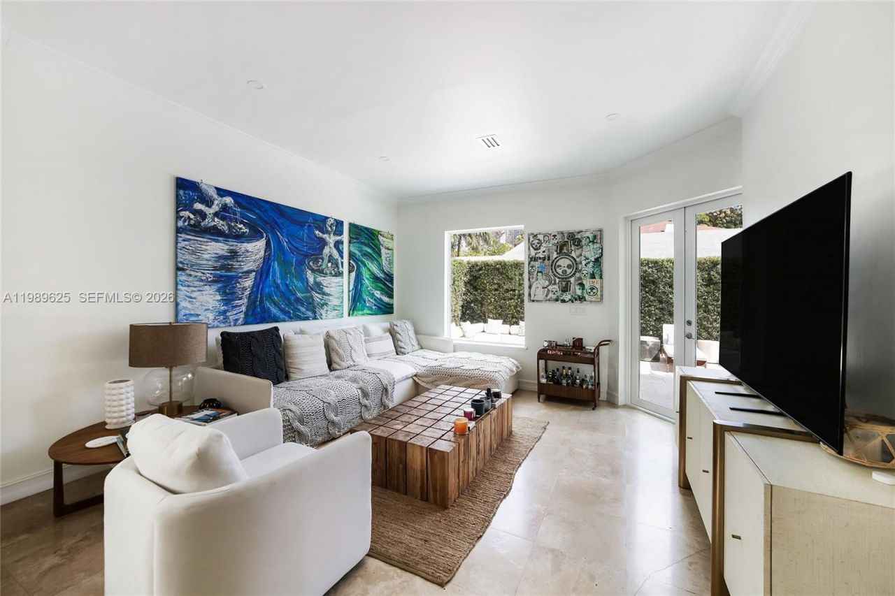 1898 S Miami Ave , Miami, FL 33129 Photo