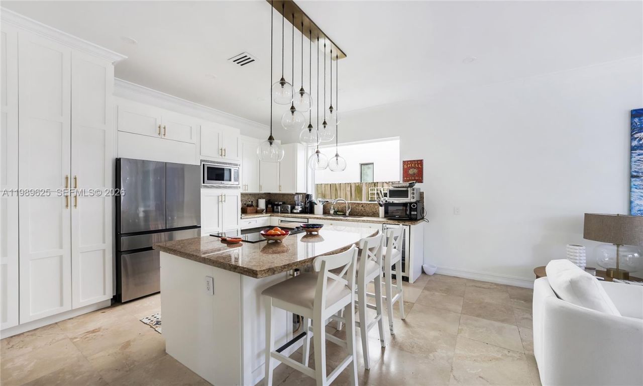 1898 S Miami Ave, Miami, FL 33129 Photo