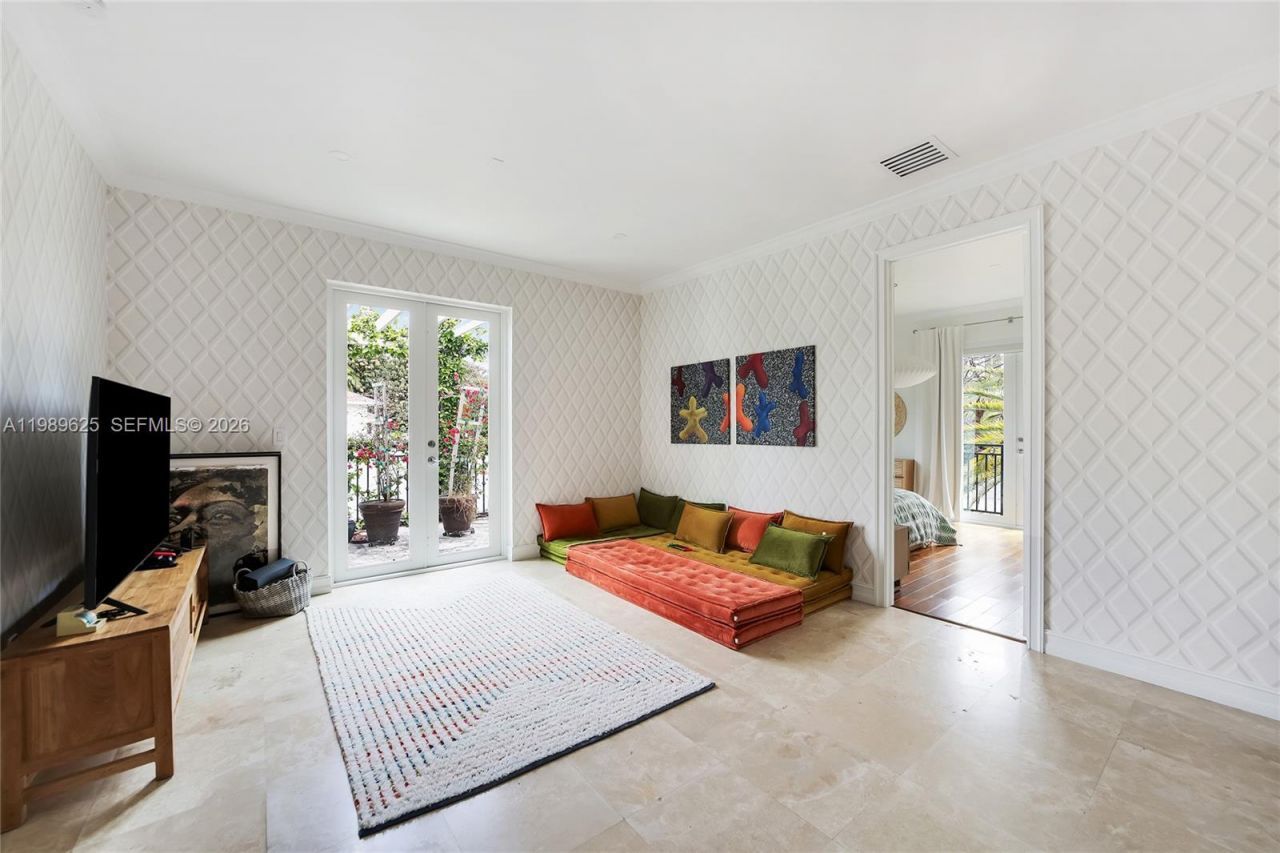 1898 S Miami Ave, Miami, FL 33129 Photo