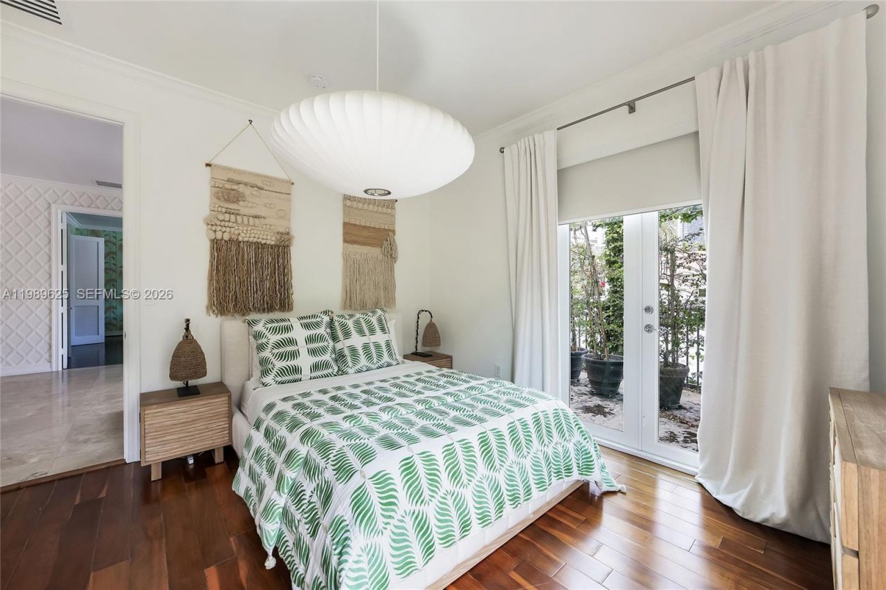 1898 S Miami Ave, Miami, FL 33129 Photo