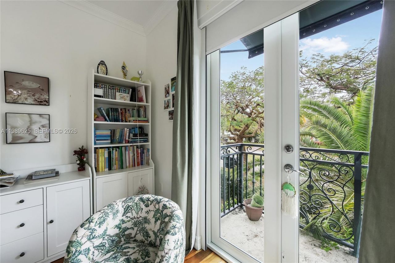 1898 S Miami Ave , Miami, FL 33129 Photo