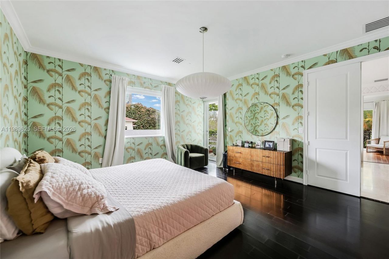 1898 S Miami Ave, Miami, FL 33129 Photo