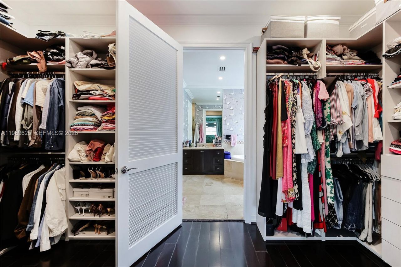 1898 S Miami Ave , Miami, FL 33129 Photo