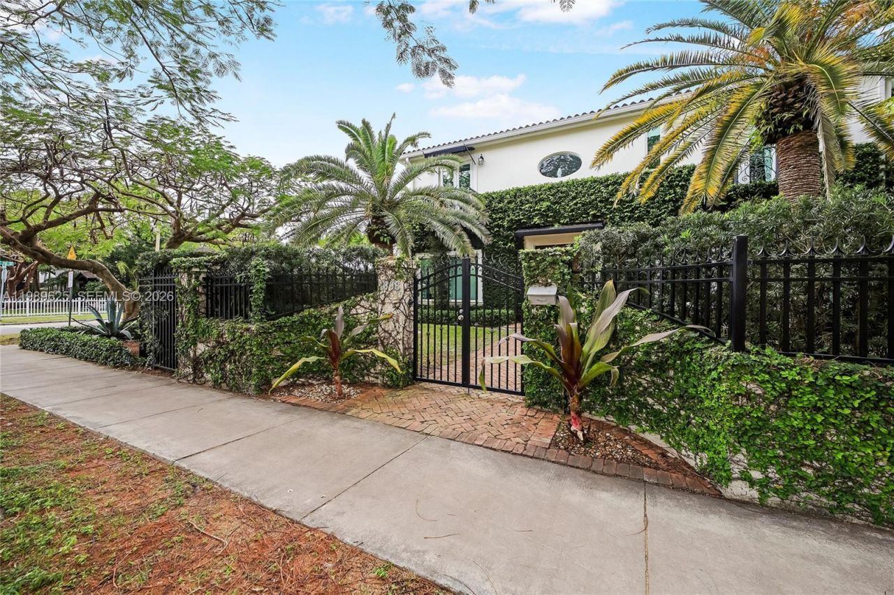 1898 S Miami Ave, Miami, FL 33129 Photo