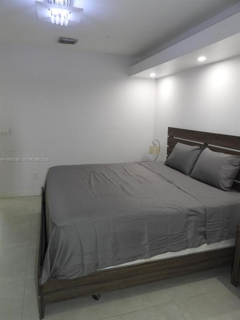 715 Hollywood Blvd, Hollywood, FL 33019 Photo