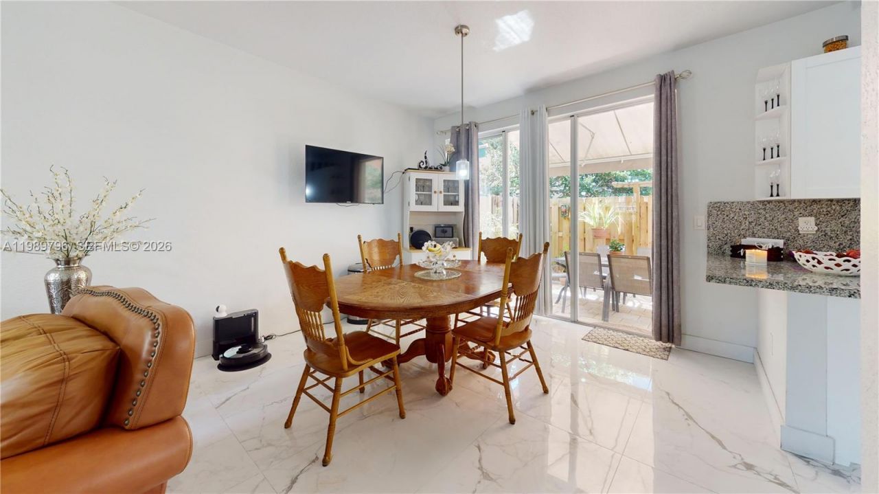 809 NW 170th Ter , Unit 26, Pembroke Pines, FL 33028 Photo